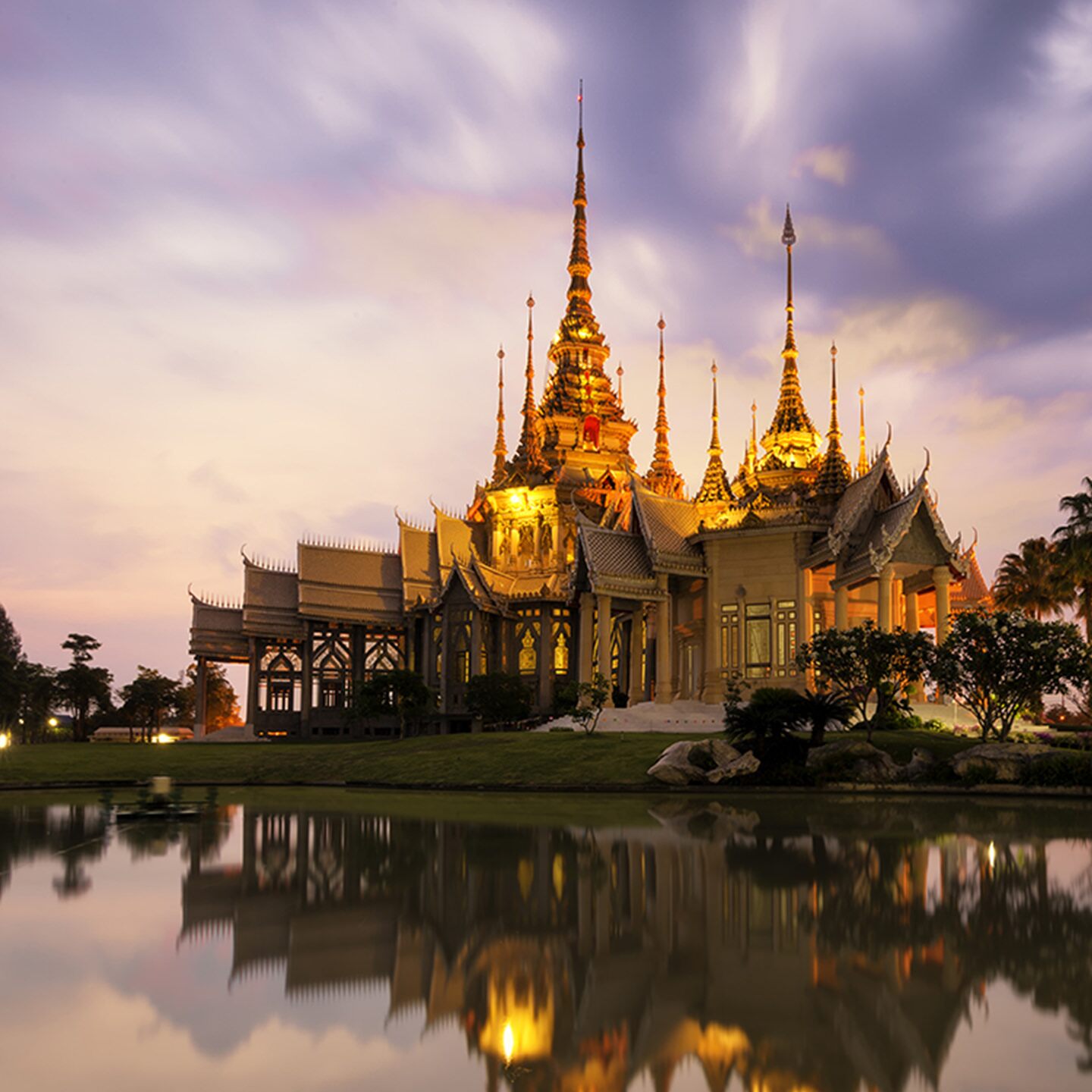 Liburan ke Kuil Thailand