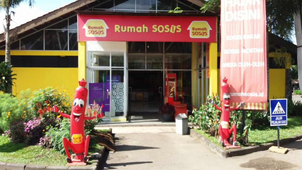 Review Rumah Sosis Bandung, Wisata Kuliner Unik di Lembang post thumbnail image